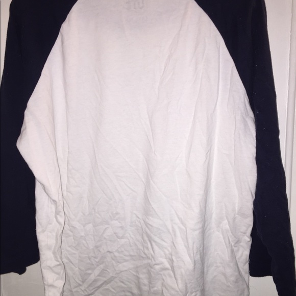 Long sleeve cash yew tee - Picture 2 of 8